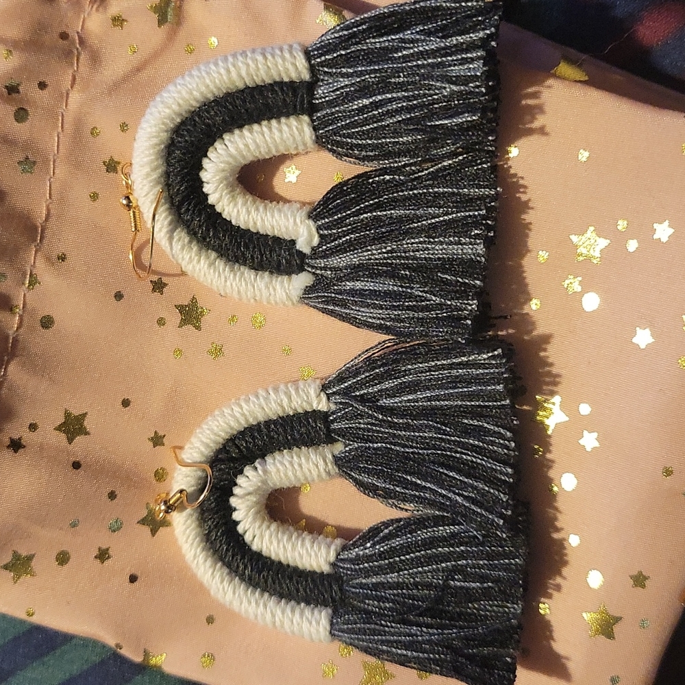 🌹8 for $25 Rainbow earrings